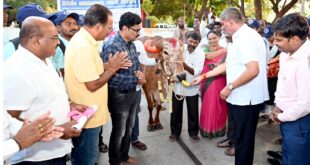 ಮನೆ-ಮನೆಗೆ ಭೇಟಿ ನೀಡಿ ಜಾನುವಾರುಗಳ ಮಾಹಿತಿ ಸಂಗ್ರಹಿಸಿ: ಬಾಲಚಂದ್ರ ಜಾರಕಿಹೊಳಿ