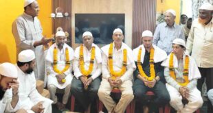 ಹಜ್ ಯಾತ್ರೆಗೆ ತೆರಳುತ್ತಿರುವ ಮುಸ್ಲಿಂ ಬಾಂಧವರನ್ನು ಶುಭ ಹಾರೈಸಿ ಬೀಳ್ಕೊಟ್ಟ ಪಿಎಸ್ಐ ಹಾಗೂ ವಿವಿಧ ಮುಖಂಡರು