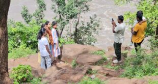 ಗೋಡಚಿನಮಲ್ಕಿ ನಿಸರ್ಗ ಜಲಪಾತಕ್ಕೆ ಪ್ರವಾಸಿಗರ ದಂಡು