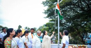 ಚಿಕ್ಕೋಡಿ ನಗರದಲ್ಲಿರುವ ಸಂಸದರ ಕಚೇರಿಯಲ್ಲಿ ಇಂದು 79ನೇ ಸ್ವಾತಂತ್ರ್ಯ ದಿನಾಚರಣೆಯ ಅಂಗವಾಗಿ ಧ್ವಜಾರೋಹಣವನ್ನು ಸಂಸದೆ ಪ್ರಿಯಾಂಕಾ ಜಾರಕಿಹೊಳಿ ಅವರು ನೆರವೇರಿಸಿದರು.