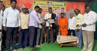 ಹಣಮಾಪುರ (ಕೌಲಗುಡ್ಡ) ನಲ್ಲಿ ಶ್ರೀ ಶಿವರಾಯ ಮುತ್ಯಾ ಜಾತ್ರಾ ಮಹೋತ್ಸವ ಅಂಗವಾಗಿ ಹಮ್ಮಿಕೊಂಡಿದ್ದ ಪ್ರವಚನ ಕಾರ್ಯಕ್ರಮದಲ್ಲಿ ಭಾಗವಹಿಸಿದ ಸಚಿವ ಸತೀಶ ಜಾರಕಿಹೊಳಿ.