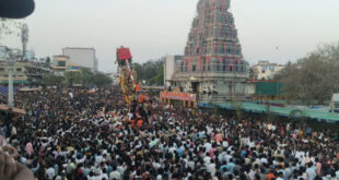 ಬಳ್ಳಾರಿ ಸಿಡಿ ಬಂಡಿ ರಥೋತ್ಸವ – ಬಾಳೆ ಹಣ್ಣು, ಜೀವಂತ ಕೋಳಿ ಎಸೆದ ಭಕ್ತರು