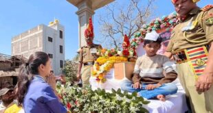 ವೀರಯೋಧ ಅಮಿತ್ ಕುಟಕೋಳಿಗೆ ಅಂತಿಮ ನಮನ ಸಲ್ಲಿಸಿದ ಪ್ರಿಯಂಕಾ ಜಾರಕಿಹೊಳಿ