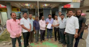 ಚಿಕ್ಕೋಡಿ ಕರೋಶಿ ಗ್ರಾಮ ಪಂಚಾಯಿತಿ ಎದರು ಗ್ರಾಮಸ್ಥರ ಪ್ರತಿಭಟನೆ