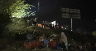 ಬಾಗಲಕೋಟೆಯಲ್ಲಿ ಟ್ರ್ಯಾಕ್ಟರ್​ ಪಲ್ಟಿ ಮಗು ಸೇರಿ ನಾಲ್ವರ ದುರ್ಮರಣ