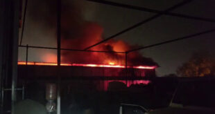 ವಿಜಯಪುರ | ಸರ್ವಿಸ್‌ ಸೆಂಟರ್‌ನಲ್ಲಿ ಅಗ್ನಿ ಅವಘಡ – 20ಕ್ಕೂ ಹೆಚ್ಚು ಕಾರುಗಳು ಭಸ್ಮ