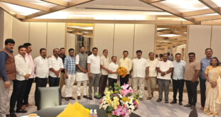 ಖಾಸಗಿ ಹೋಟೆಲ್‌ನಲ್ಲಿ ಡಿಕೆಶಿ ಬೆಂಬಲಿಗ ಶಾಸಕರ ಸಭೆ