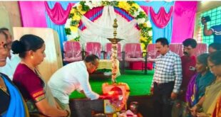 ಅಗಸಗೆಯಲ್ಲಿ ಸಡಗರದ ವಿಶ್ವ ಮಹಿಳಾ ದಿನಾಚರಣೆ: ಮಹಿಳೆಯರಿಗೆ ಸೀರೆ ವಿತರಿಸಿ ಸಂಭ್ರಮ