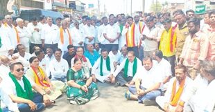 ರಾಣಿ ಚನ್ನಮ್ಮಾಜಿ ಐಕ್ಯ ಸ್ಥಳದಲ್ಲಿರುವ ರಾಕ್ ಗಾರ್ಡನ್ ಲೋಕಾರ್ಪಣೆ ಮಲತಾಯಿ ಧೋರಣೆ