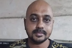 ರೇಣುಕಾಸ್ವಾಮಿ ಕೊಲೆ ಕೇಸ್​; ಆರೋಪಿ ವಿನಯ್​ ಕಪಾಳಕ್ಕೆ ಹೊಡೆದ ವಕೀಲರು