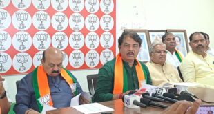 ಬಾದಾಮಿಗೆ ಕೈ ಕೊಟ್ಟು ಓಡಿ ಹೋದ ಸಿದ್ದರಾಮಯ್ಯ: ಆರ್.ಅಶೋಕ್ ವ್ಯಂಗ್ಯ