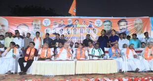 ರಾಂಪೂರದಲ್ಲಿ ಚರಂತಿಮಠ ಪರ ಬಿಜೆಪಿ-ಜೆಡಿಎಸ್ ಶಕ್ತಿ ಪ್ರದರ್ಶನ; ಕಾಂಗ್ರೆಸ್ ವಿರುದ್ಧ ವಾಗ್ದಾಳಿ